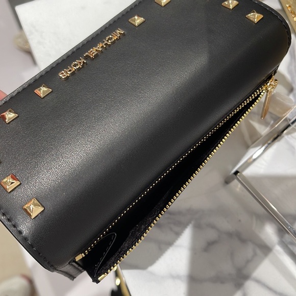 MICHAEL KORS JET SET TRAVEL LADY LARGE TRIFOLD  NON-LEATHER VEGAN WALLET 
BLACK - Picture 10 of 16